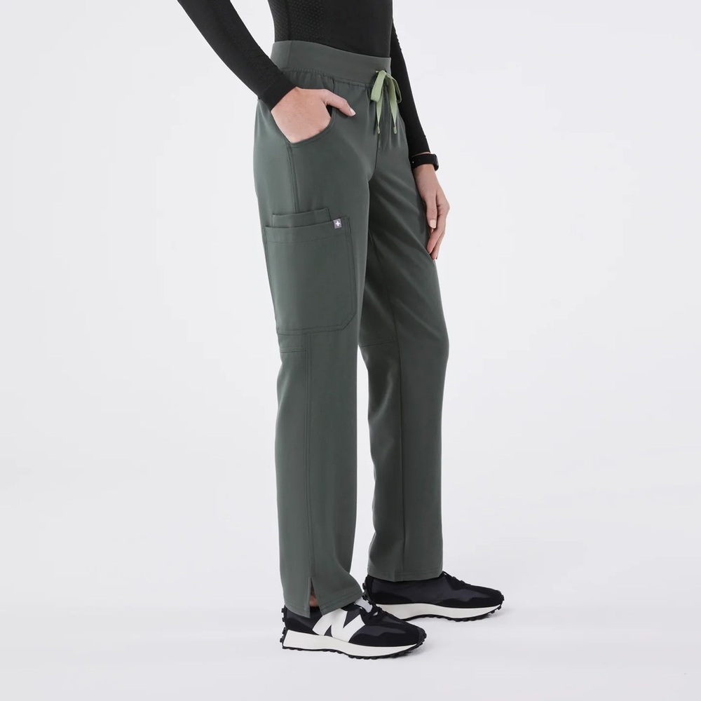 Figs Yola Scrub Bottoms in Bonsai